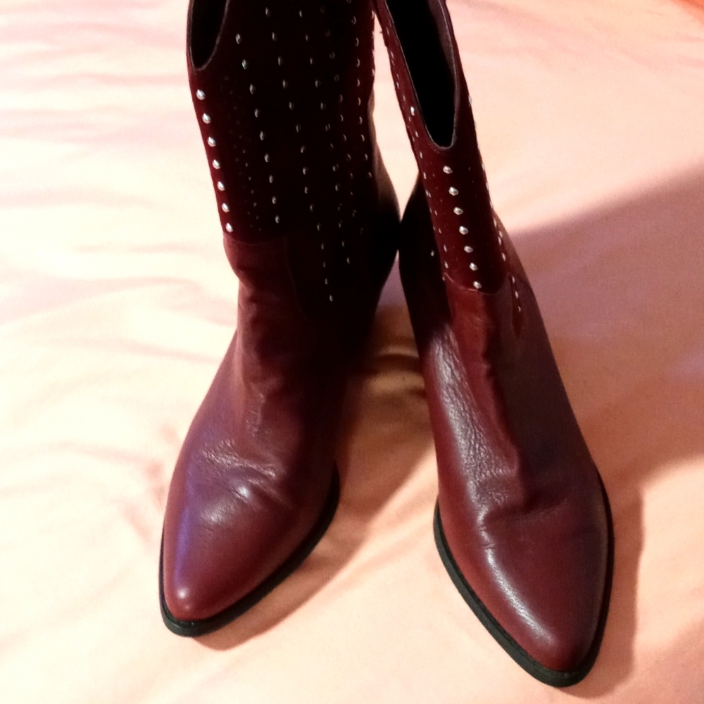 REBA  RED BOOTS SZ 10M